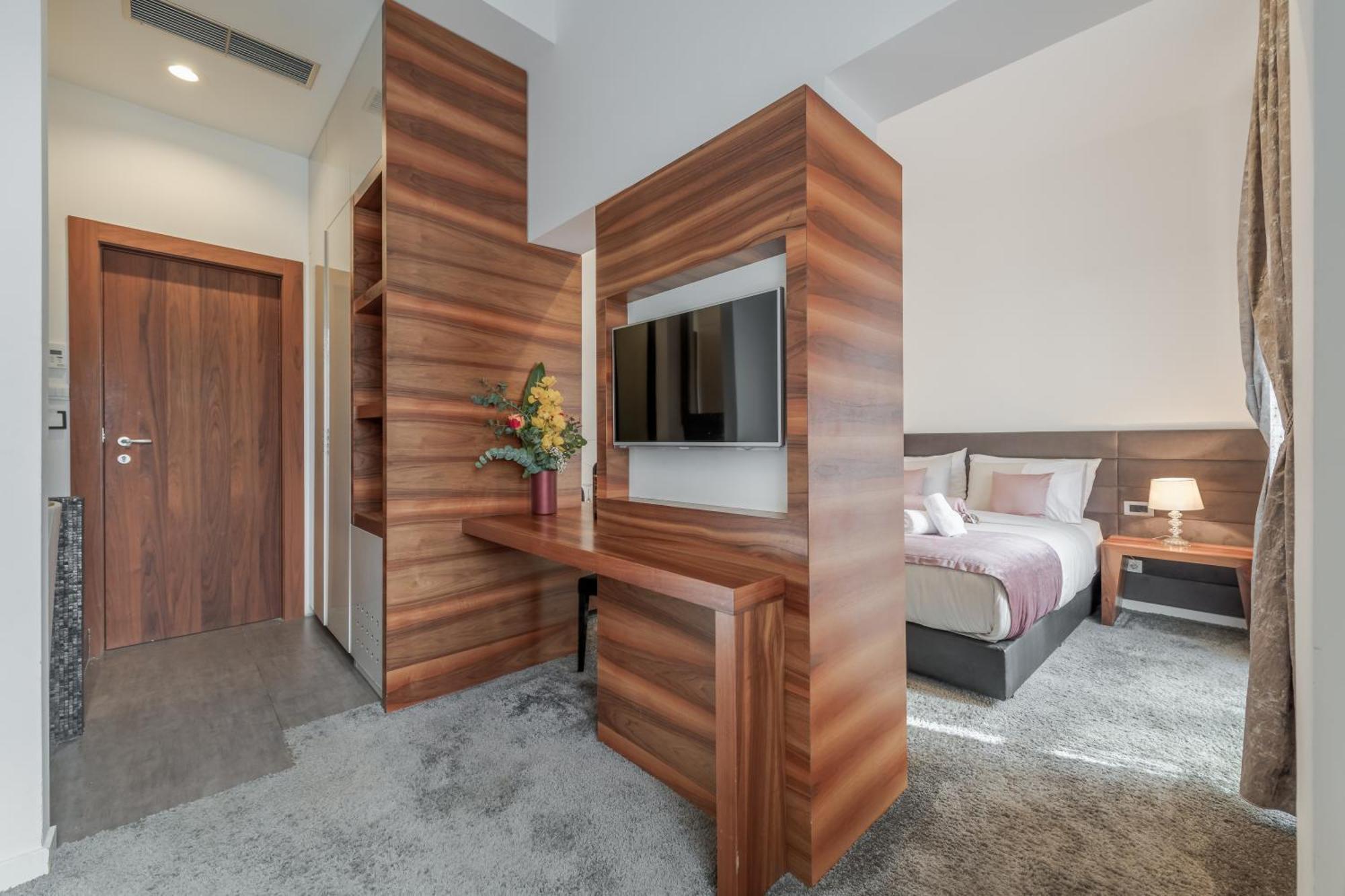 Starlight Luxury Suites Split Bagian luar foto