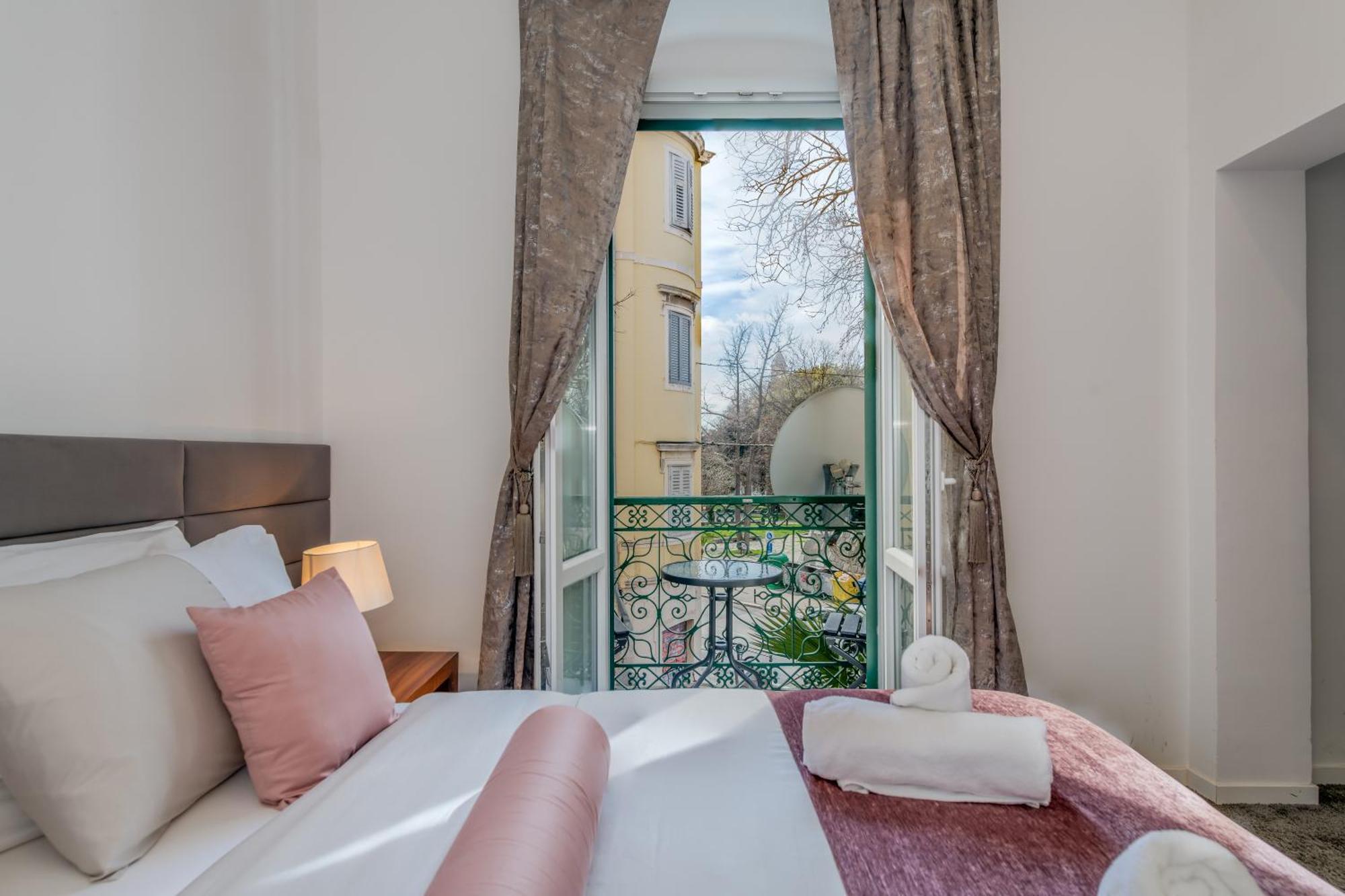Starlight Luxury Suites Split Bagian luar foto
