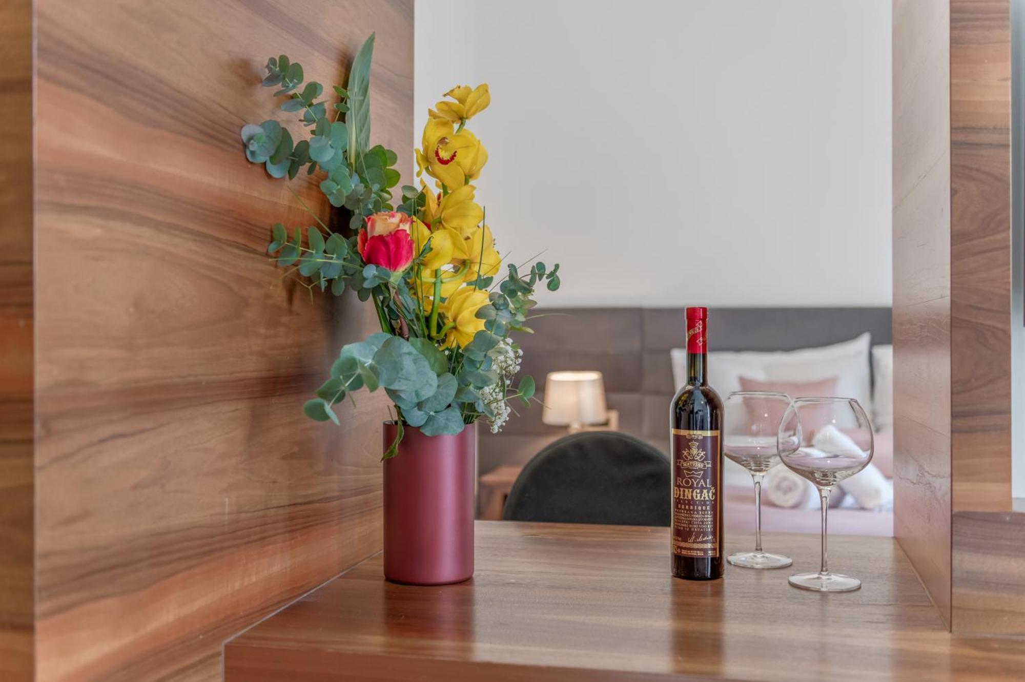 Starlight Luxury Suites Split Bagian luar foto
